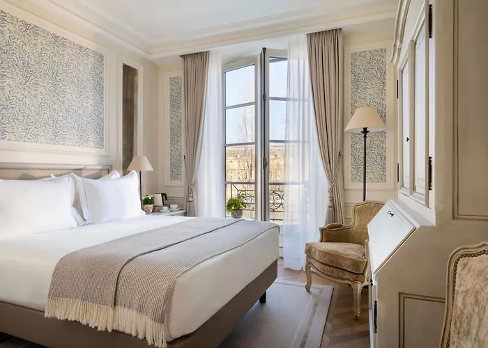 Hotel Du Quai Voltaire Paris